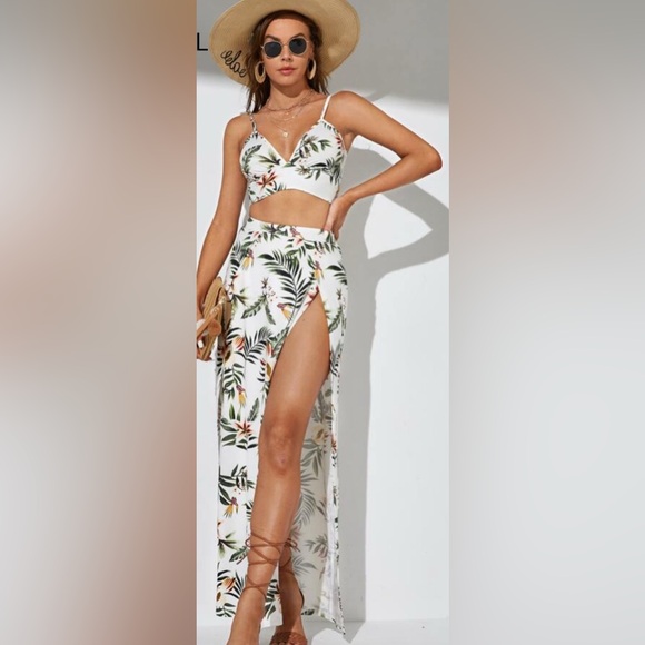 SHEIN Dresses & Skirts - SHEIN White Tropical Print Skirt